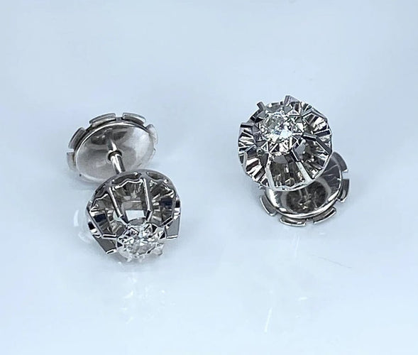Boucles d'oreilles Boucles d’oreilles en or blanc 18 carats et diamants 58 Facettes AB662