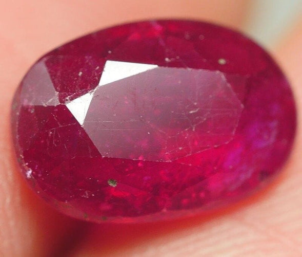 Gemstone Rubis naturel ovale 3,70 ct (11 x 7 mm) 58 Facettes 319