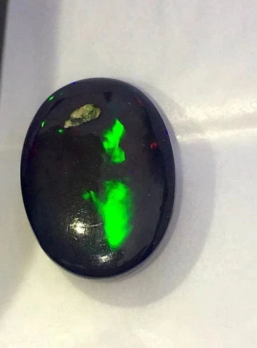 Gemstone Opale noire d’Australie - Cabochon 13,00 carats 58 Facettes 306