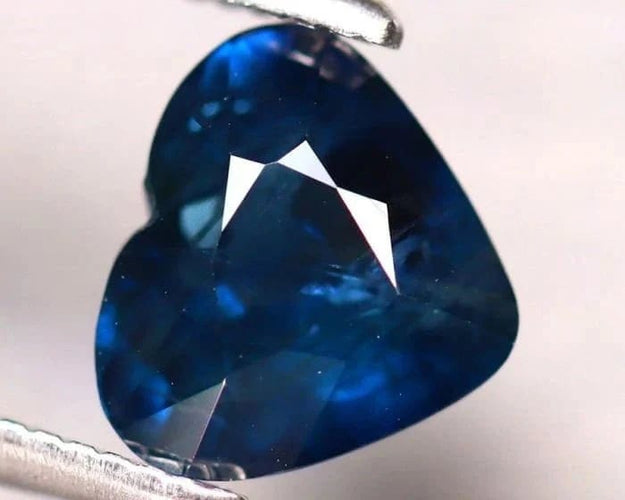 Gemstone Saphir bleu ovale chauffé 1,52 ct 58 Facettes 296