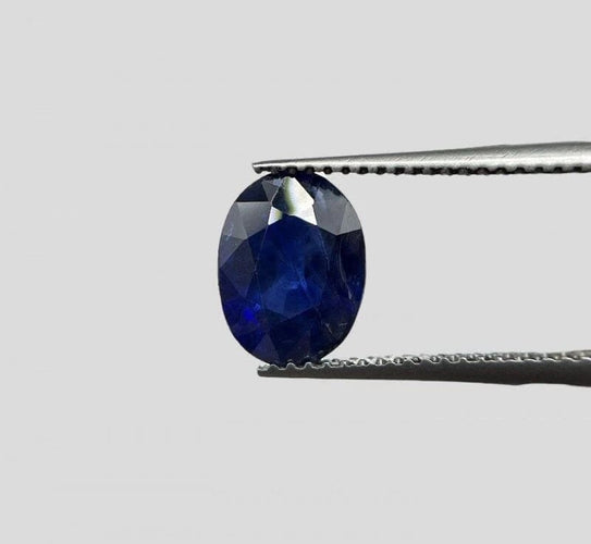 Gemstone Saphir bleu non chauffé 2,04 ct taille ovale 58 Facettes 207