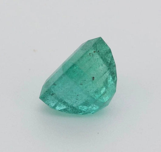 Gemstone Émeraude naturelle non huilée 1,39 ct avec certificat 58 Facettes 183