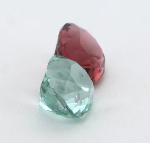 Gemstone Paire de tourmalines bleu lagon et rubellites coussin 3,05 ct 58 Facettes 205