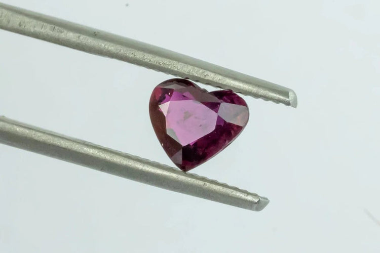 Gemstone Rubis naturel chauffé 1,03 ct de Birmanie avec certificat GFCO 58 Facettes 475