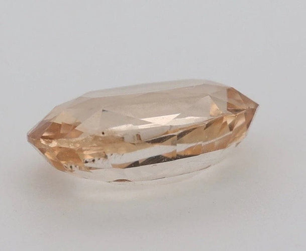 Gemstone Saphir orange ovale non chauffé non traité 2,70 ct avec certificat CGL 58 Facettes 452
