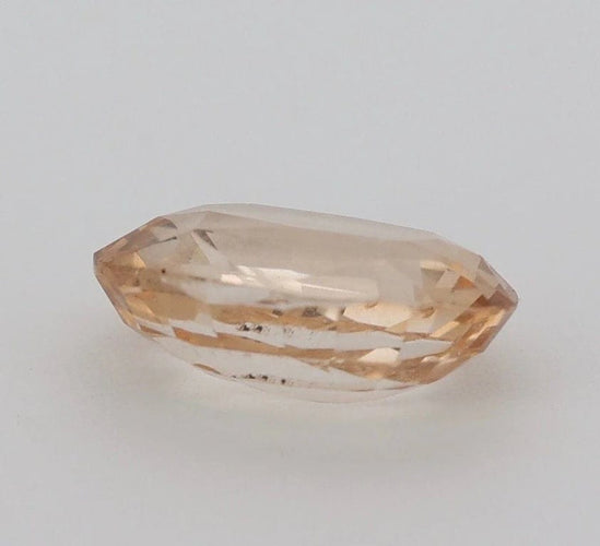 Gemstone Saphir orange ovale non chauffé non traité 2,70 ct avec certificat CGL 58 Facettes 452