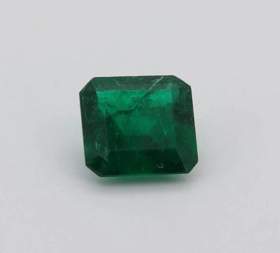 Gemstone Émeraude naturelle carrée 1,69 ct du Brésil, certificat GRS 58 Facettes 468
