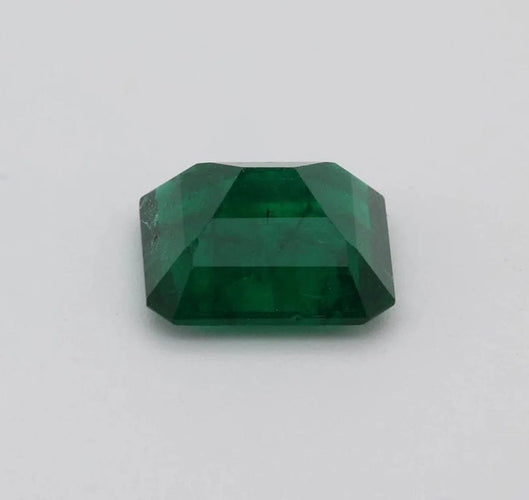 Gemstone Émeraude naturelle carrée 1,69 ct du Brésil, certificat GRS 58 Facettes 468