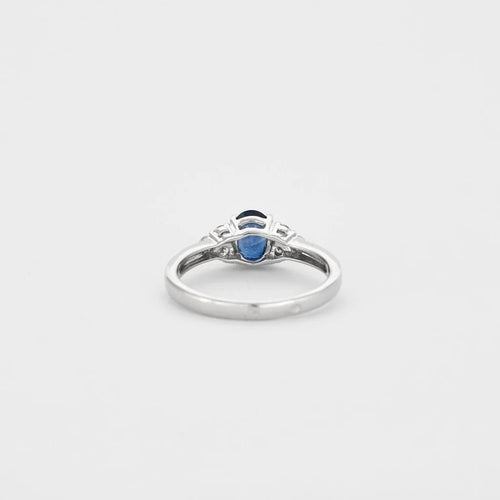 Bague 54 Bague en or blanc 18 ct avec saphir bleu et diamants 58 Facettes