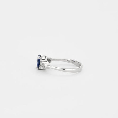 Bague 54 Bague en or blanc 18 ct avec saphir bleu et diamants 58 Facettes