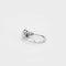 Bague 54 Bague en or blanc 18 ct avec saphir bleu et diamants 58 Facettes