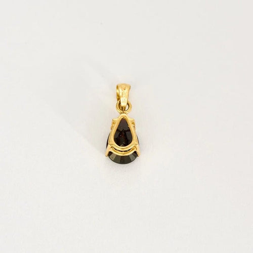 Pendentif Pendentif en or jaune 18 carats et saphir 58 Facettes