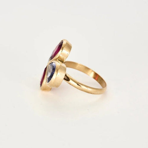 Bague 53 Bague en or jaune 18 ct avec rubis et saphirs 58 Facettes