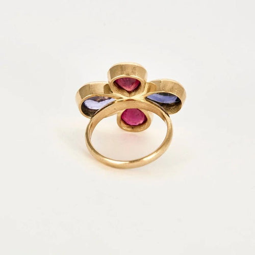 Bague 53 Bague en or jaune 18 ct avec rubis et saphirs 58 Facettes