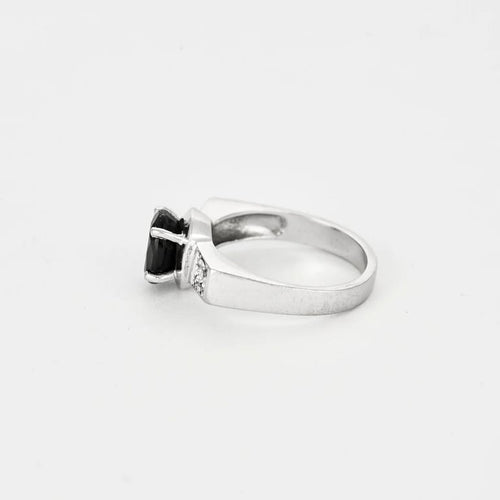 Bague 51 Bague saphir et diamants en or blanc 18 carats 58 Facettes