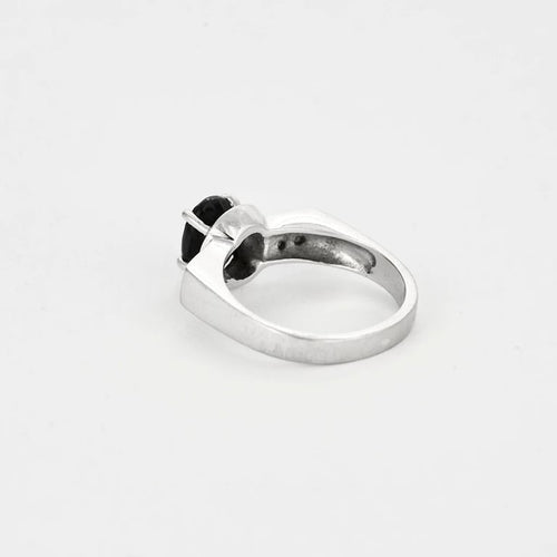 Bague 51 Bague saphir et diamants en or blanc 18 carats 58 Facettes