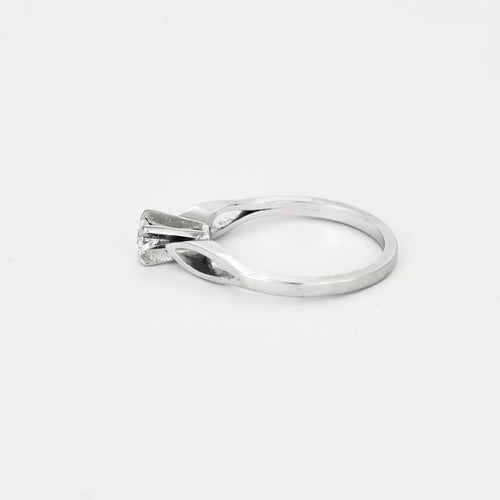 Bague 52 Bague en or blanc 18 carats avec diamant 0,15 ct 58 Facettes