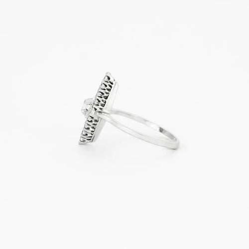 Bague 56 Bague marquise en or blanc 18 carats et diamants 58 Facettes