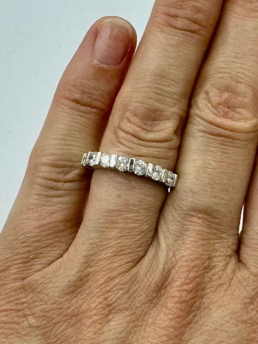 Bague 54 Alliance demi-tour en or blanc 750 et diamants 58 Facettes
