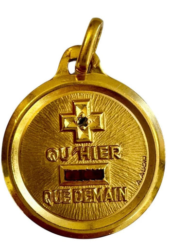 Pendentif Médaille d'amour en or jaune 750 avec diamant et rubis 58 Facettes