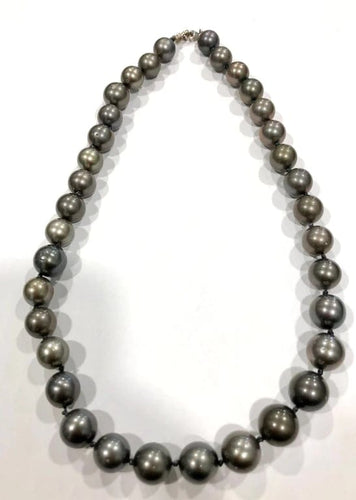 Collier Collier de perles de Tahiti avec fermoir en or blanc 18K 58 Facettes
