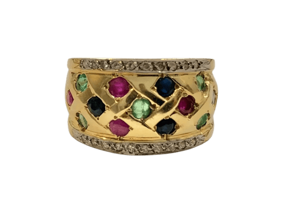 Bague 52 Bague jonc en or jaune 18K sertie d’émeraudes, rubis, saphirs et diamants 58 Facettes