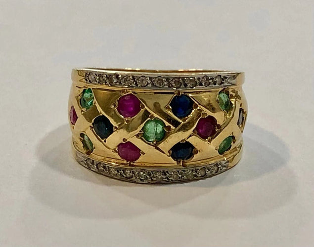 Bague 52 Bague jonc en or jaune 18K sertie d’émeraudes, rubis, saphirs et diamants 58 Facettes