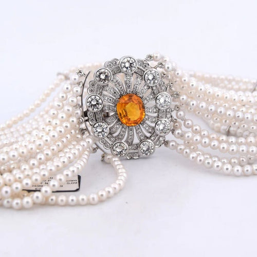 Collier Collier de perles avec médaillon en or blanc 18 carats, saphir et diamants 58 Facettes CL110