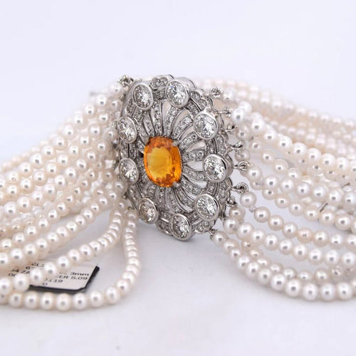 Collier Collier de perles avec médaillon en or blanc 18 carats, saphir et diamants 58 Facettes CL110