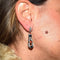 Boucles d'oreilles Art déco - Boucles d'oreilles en platine avec onyx, corail et diamants 1,50 ct 58 Facettes OR156
