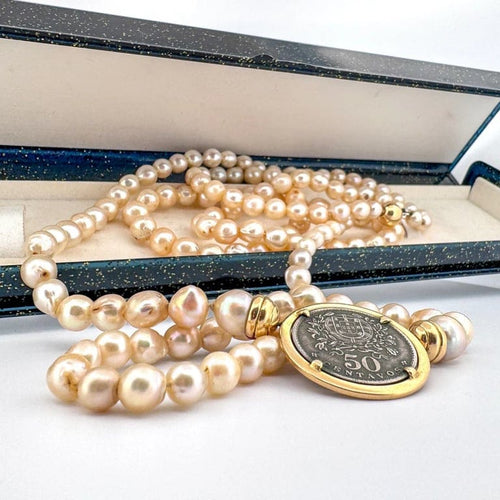 Collier Collier de perles de culture avec pendentif en or jaune 18 carats 58 Facettes CL92
