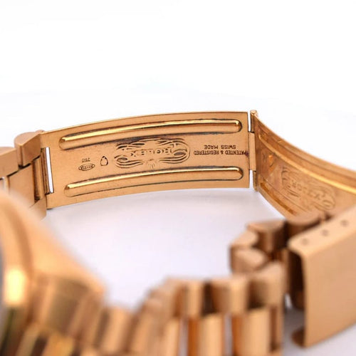 Montre Rolex - Montre Oyster Perpetual Day-Date réf. 1802 en or jaune 18 ct 58 Facettes OG4