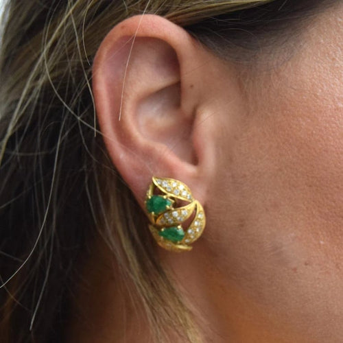 Boucles d'oreilles Ensemble collier et boucles d’oreilles émeraudes et diamants 58 Facettes CL31