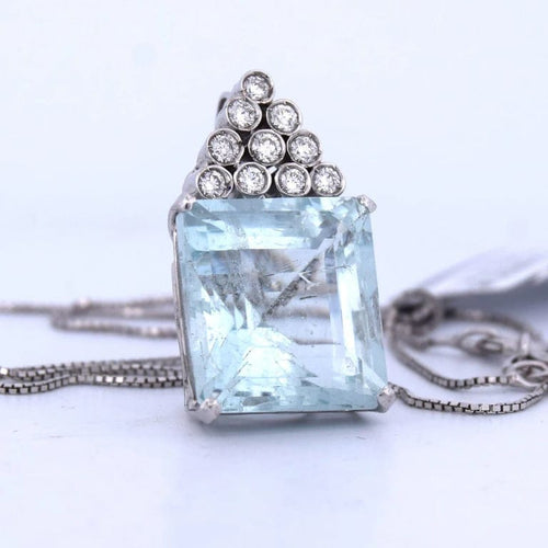 Pendentif Pendentif en or blanc 18 carats avec aigue-marine et diamants 58 Facettes CL43
