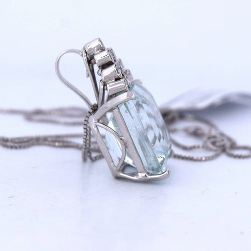 Pendentif Pendentif en or blanc 18 carats avec aigue-marine et diamants 58 Facettes CL43