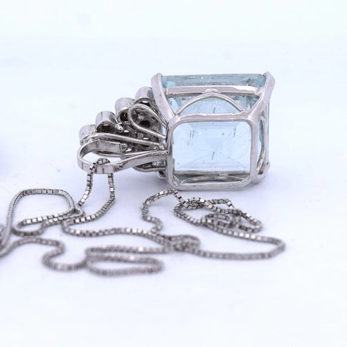 Pendentif Pendentif en or blanc 18 carats avec aigue-marine et diamants 58 Facettes CL43