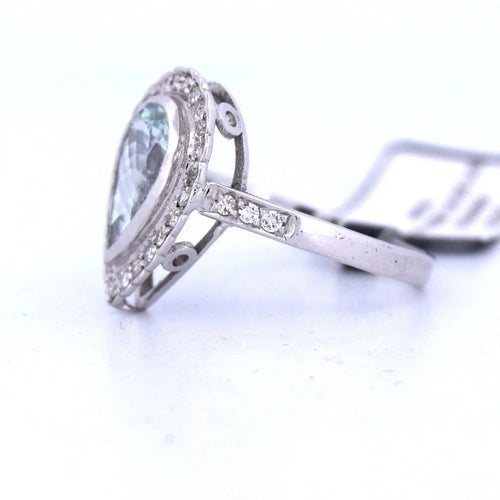 Bague 54 Bague en or blanc 18 carats, aiguë-marine et diamants 58 Facettes AN103