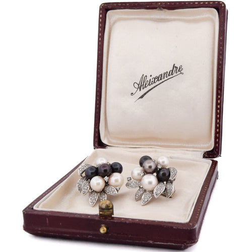Boucles d'oreilles Boucles d'oreilles vintage - Motif floral en or blanc 18 carats avec perles et diamants 58 Facettes OR26 (00229)