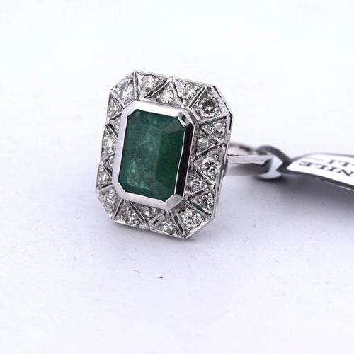 Bague 56 Bague Art déco en or jaune 18 carats, émeraude et diamants 58 Facettes
