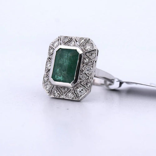 Bague 56 Bague Art déco en or jaune 18 carats, émeraude et diamants 58 Facettes