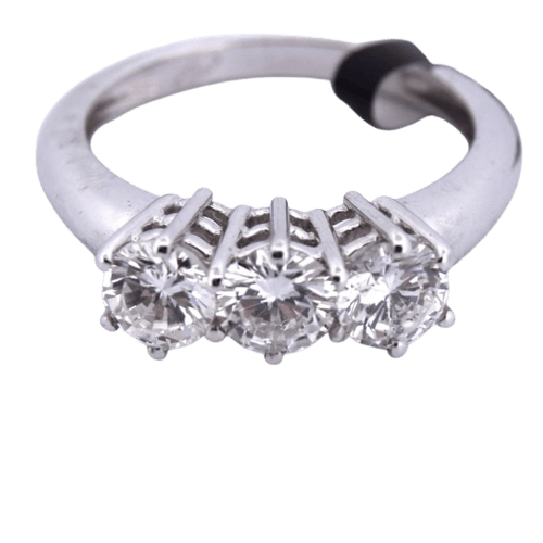 Bague 54 Bague trilogie en or blanc 18 kt et diamants 58 Facettes