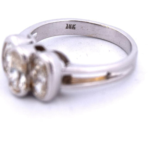 Bague 52 Bague années 1950 en or blanc 18 carats et diamants ovales 58 Facettes