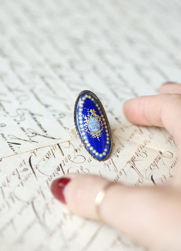Bague 50.5 Bague navette XVIIIe siècle en or rose et argent émaillée 58 Facettes