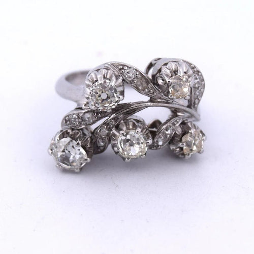 Bague 53 Bague vintage années 1940 en or blanc 18 carats et diamants 58 Facettes