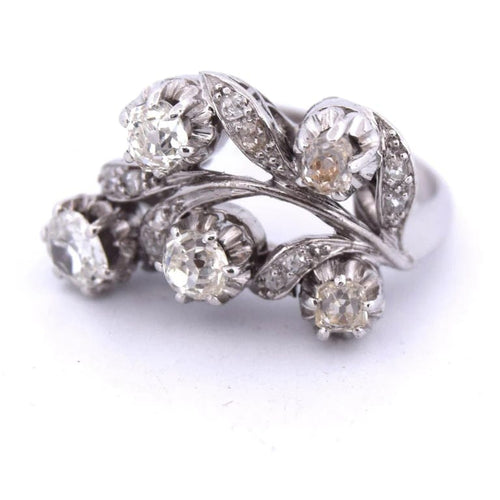 Bague 53 Bague vintage années 1940 en or blanc 18 carats et diamants 58 Facettes