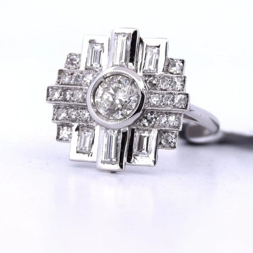 Bague 54 Bague Art déco en or blanc 18 kt avec diamants 58 Facettes AN388