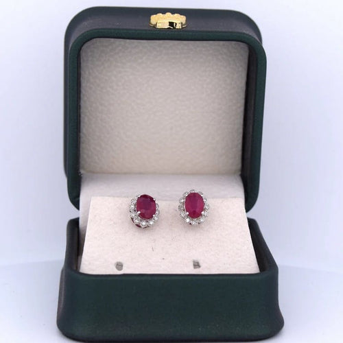 Boucles d'oreilles Boucles d'oreilles en or blanc 18 carats avec diamants et rubis 58 Facettes