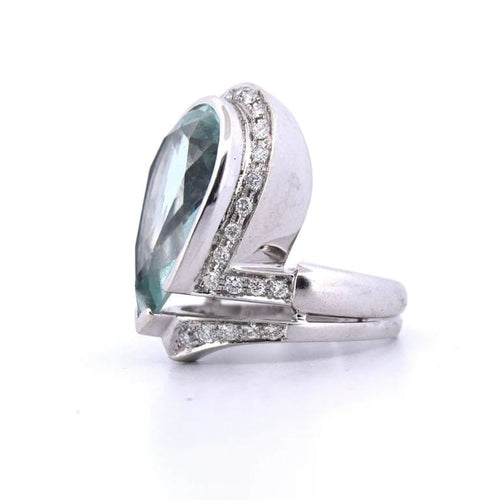 Bague 56 Bague en or blanc 18 kt avec aigue-marine et diamants 58 Facettes
