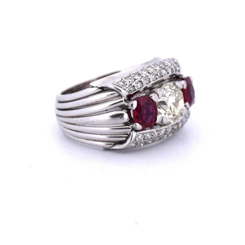 Bague 54 Bague vintage en or blanc 18 carats avec diamants et rubis 58 Facettes
