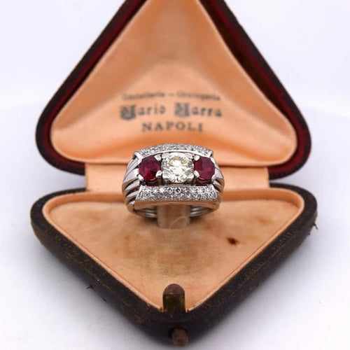 Bague 54 Bague vintage en or blanc 18 carats avec diamants et rubis 58 Facettes